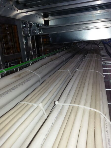 Electricieni, lacatusi si necalificati.